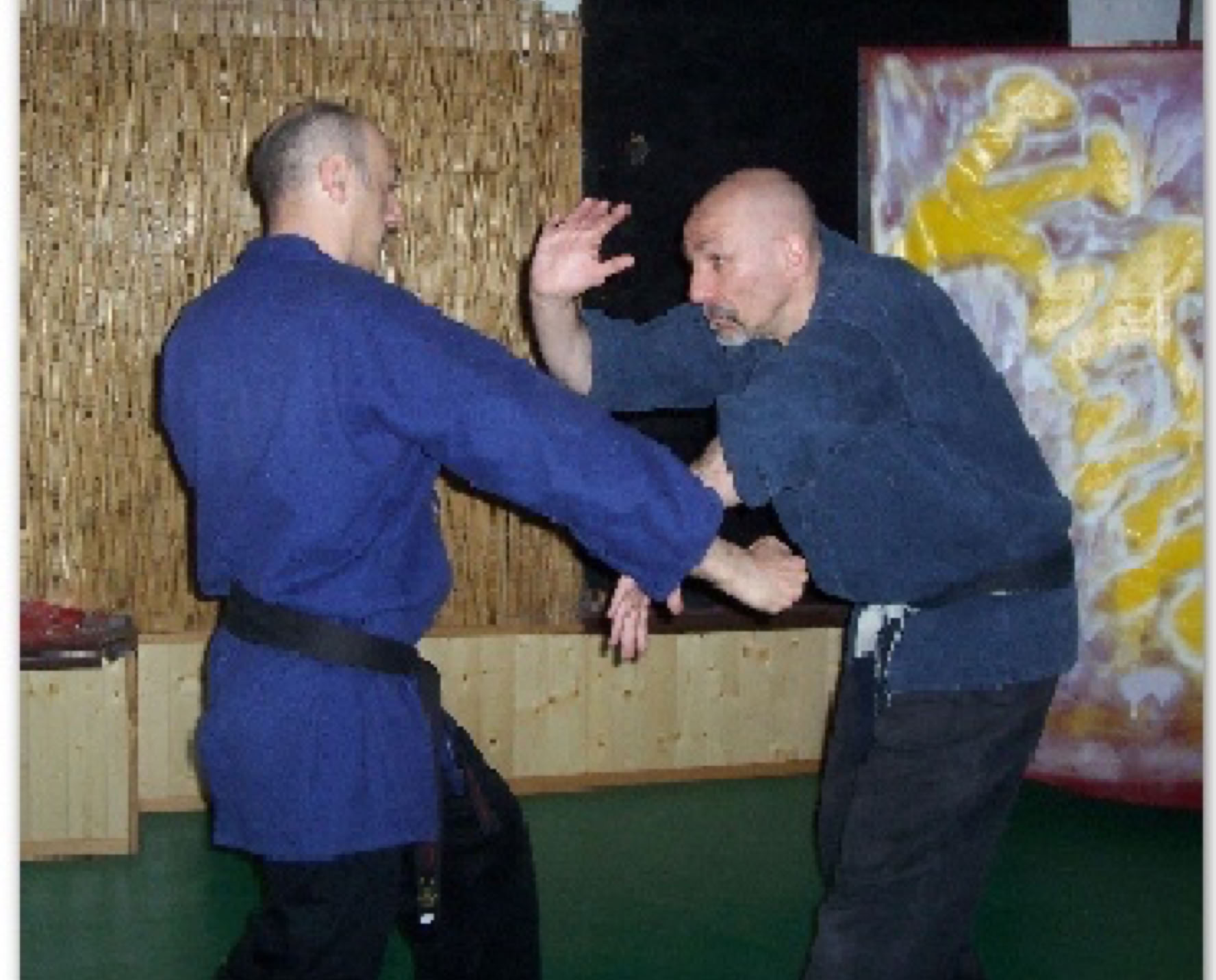 Tiziano SANTAMBROGIO, showing defence.